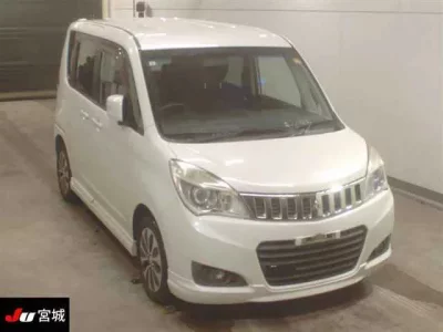 Mitsubishi DELICA D2