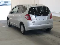 Honda FIT лот № 2291 оценка 4  с аукциона в Японии 1