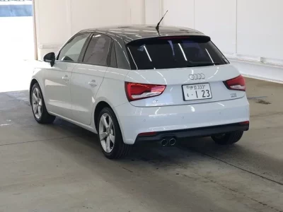 Audi A1  с аукциона в Японии