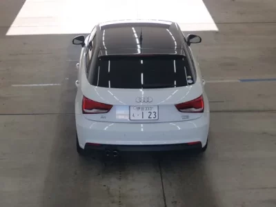 Audi A1  с аукциона в Японии