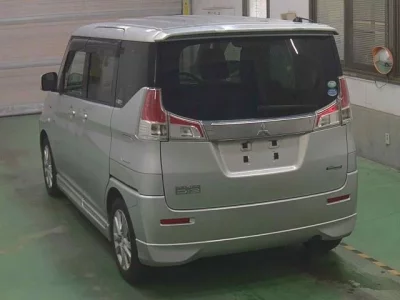 Mitsubishi DELICA D2  с аукциона в Японии