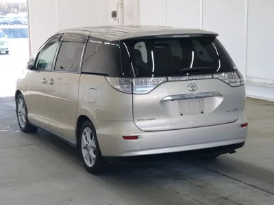 Toyota ESTIMA  с аукциона в Японии