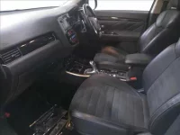 Mitsubishi OUTLANDER PHEV лот № 7079 оценка 3.5  с аукциона в Японии 3