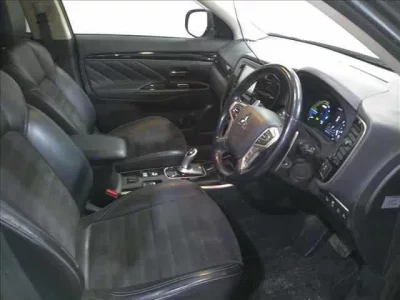 Mitsubishi OUTLANDER PHEV  с аукциона в Японии