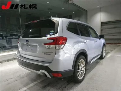 Subaru FORESTER  с аукциона в Японии