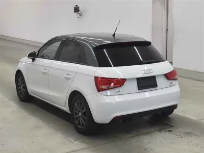 Audi A1  с аукциона в Японии