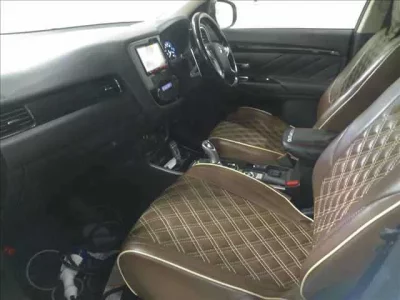 Mitsubishi OUTLANDER PHEV