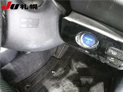 Toyota PRIUS  с аукциона в Японии