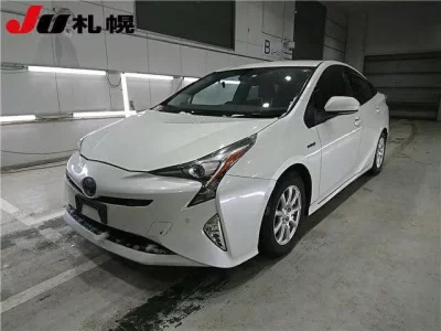 Toyota PRIUS  с аукциона в Японии