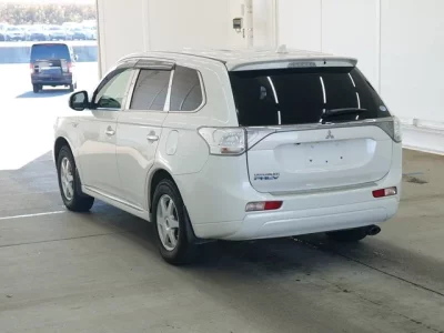 Mitsubishi OUTLANDER PHEV