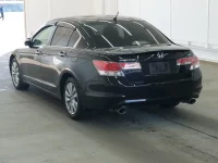 Honda INSPIRE лот № 2335 оценка 4  с аукциона в Японии 1