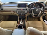 Honda INSPIRE лот № 2335 оценка 4  с аукциона в Японии 4