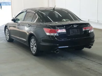 Honda INSPIRE  с аукциона в Японии