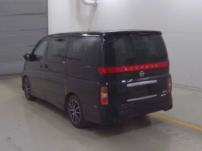 Nissan ELGRAND  с аукциона в Японии
