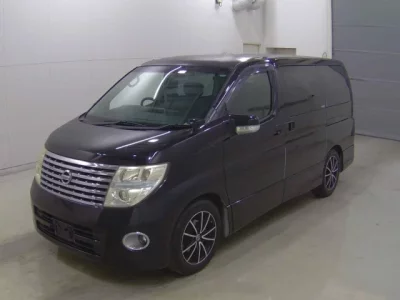 Nissan ELGRAND  с аукциона в Японии