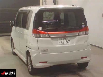Mitsubishi DELICA D2