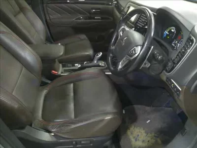 Mitsubishi OUTLANDER PHEV