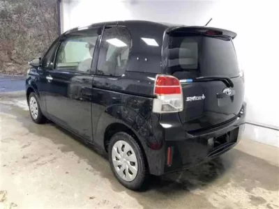 Toyota SPADE  с аукциона в Японии