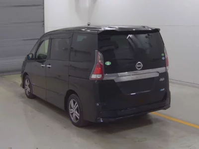 Nissan SERENA  с аукциона в Японии