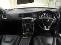 Volvo V60 лот № 2117 оценка 4  с аукциона в Японии 2