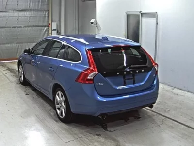 Volvo V60  с аукциона в Японии