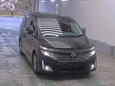 Nissan ELGRAND  с аукциона в Японии