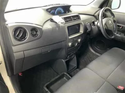 Toyota BB  с аукциона в Японии