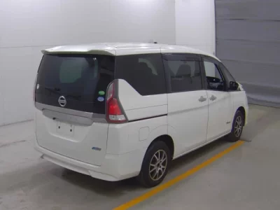 Nissan SERENA  с аукциона в Японии