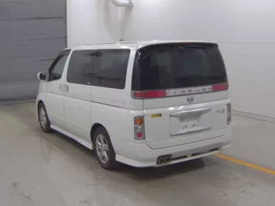 Nissan ELGRAND  с аукциона в Японии