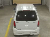 Suzuki WAGON R лот № 4013 оценка R  с аукциона в Японии 5