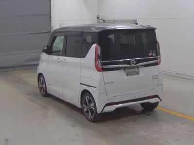 Nissan ROOX  с аукциона в Японии