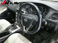 Volvo V40 лот № 1092 оценка 3.5  с аукциона в Японии 2