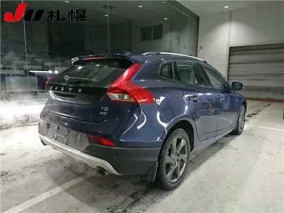 Volvo V40  с аукциона в Японии
