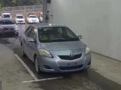 Toyota BELTA  с аукциона в Японии