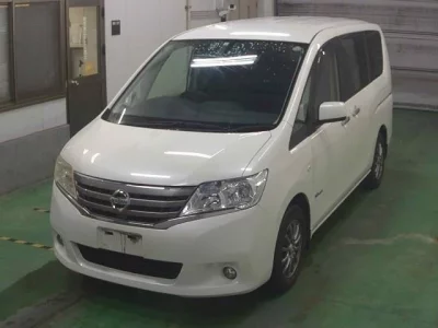 Nissan SERENA  с аукциона в Японии