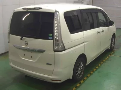 Nissan SERENA  с аукциона в Японии