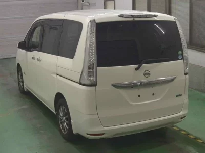 Nissan SERENA  с аукциона в Японии