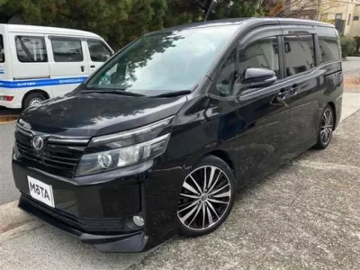 Toyota VOXY  с аукциона в Японии