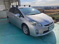 Toyota PRIUS лот № 1055 оценка 3  с аукциона в Японии 2