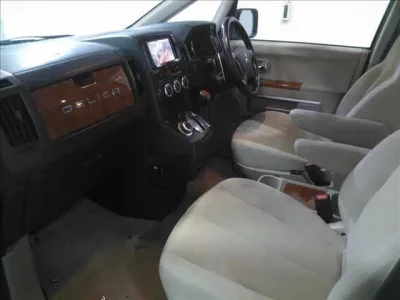Mitsubishi DELICA D5  с аукциона в Японии