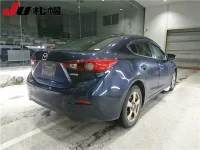 Mazda AXELA лот № 1121 оценка 3.5  с аукциона в Японии 1