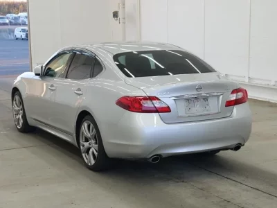 Nissan FUGA  с аукциона в Японии