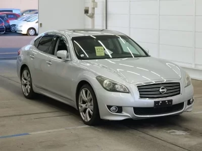 Nissan FUGA  с аукциона в Японии