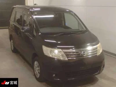 Nissan SERENA  с аукциона в Японии