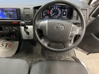 Toyota HIACE VAN лот № 5533 оценка 3  с аукциона в Японии 4