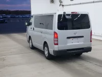 Toyota HIACE VAN лот № 5533 оценка 3  с аукциона в Японии 1