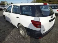 Nissan AD лот № 8520 оценка R  с аукциона в Японии 1