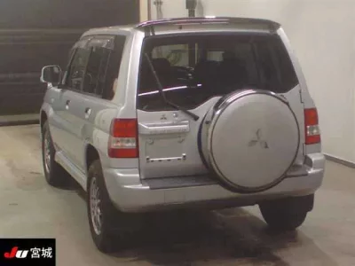 Mitsubishi PAJERO IO  с аукциона в Японии