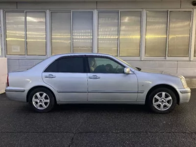 Toyota PROGRES  с аукциона в Японии