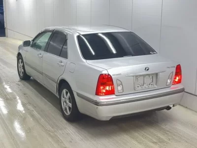 Toyota PROGRES  с аукциона в Японии